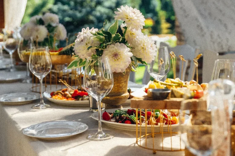 Dîner de mariage assis